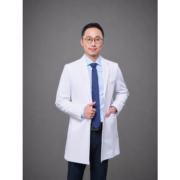 泓萃中醫診所 李健源 院長.png